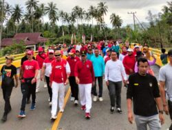 Plt Bupati Muna Bachrun Jalan Sehat Kemerdekaan di Batukara, Ribuan Peserta Nampak Antusias