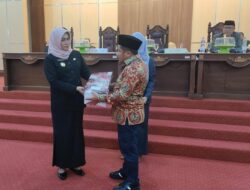 Pjs Bupati Yuni Nurmalawati Terima Raperda APBD-P, DPRD Muna Sepakat Lanjutkan Pembahasan