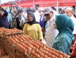 Gerakan Pangan Murah Serentak 17 Kabupaten/Kota se-Sultra, Wagub Hugua Tekankan Kolaborasi