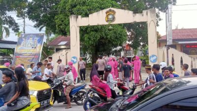 Hari Kedua Ramadhan, Polsek Katobu Berbagi Takjil