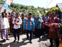 Tinjau Pulau Siompu, Bupati Buton Selatan Serahkan Bantuan dan Pantau Infrastruktur