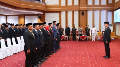 Gubernur Sultra Lantik dan Ambil Sumpah 27 Pejabat, “1 Mantan PJ Berjaya, 4 Mantan PJ Kepala Daerah Merana”