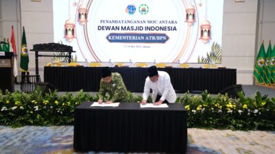 Komitmen Tuntaskan Sertipikasi Tanah Wakaf Dalam Lima Tahun, Menteri ATR/BPN Teken MoU Dengan DMI