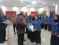 Bupati Bachrun Serahkan SK Pengangkatan Kepada 33 CPNS Lingkup Pemkab Muna, Tersebar di 18 OPD