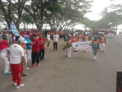 Semarak HUT RI Ke- 80 di Muna, Bupati Bachrun Buka Perlombaan Jalan Santai