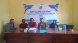 Kantor Pertanahan Muna Bagikan Sertipikat Tanah PTSL 2025 di Muna Bagian Selatan