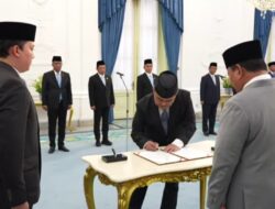 Presiden Prabowo Resmi Melantik 10 Anggota Komisi Percepatan Reformasi Polri, Mantan Ketua MK Jabat Ketua